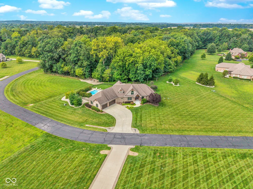 4202 Whitetail Woods Drive Bargersville, IN 46106