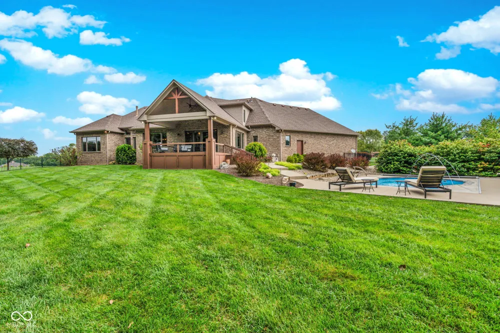 4202 Whitetail Woods Drive Bargersville, IN 46106