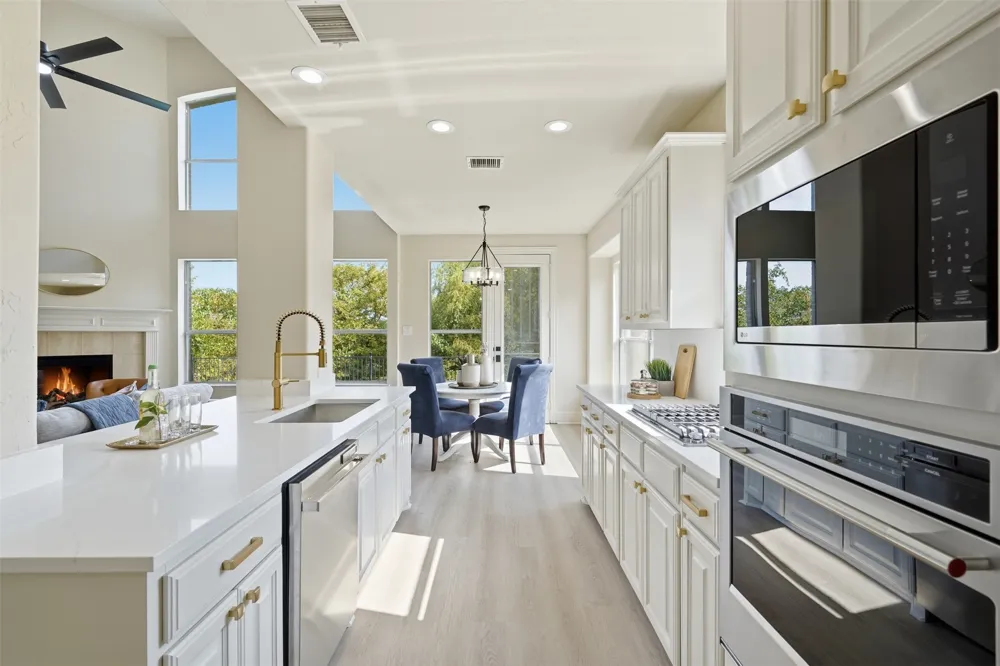 1315 Valley Vista Drive Irving, TX 75063
