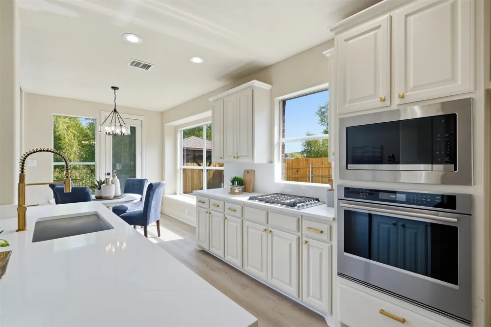 1315 Valley Vista Drive Irving, TX 75063