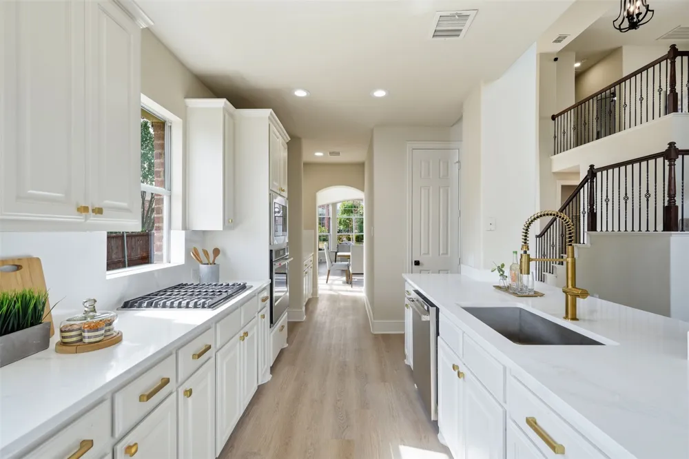 1315 Valley Vista Drive Irving, TX 75063