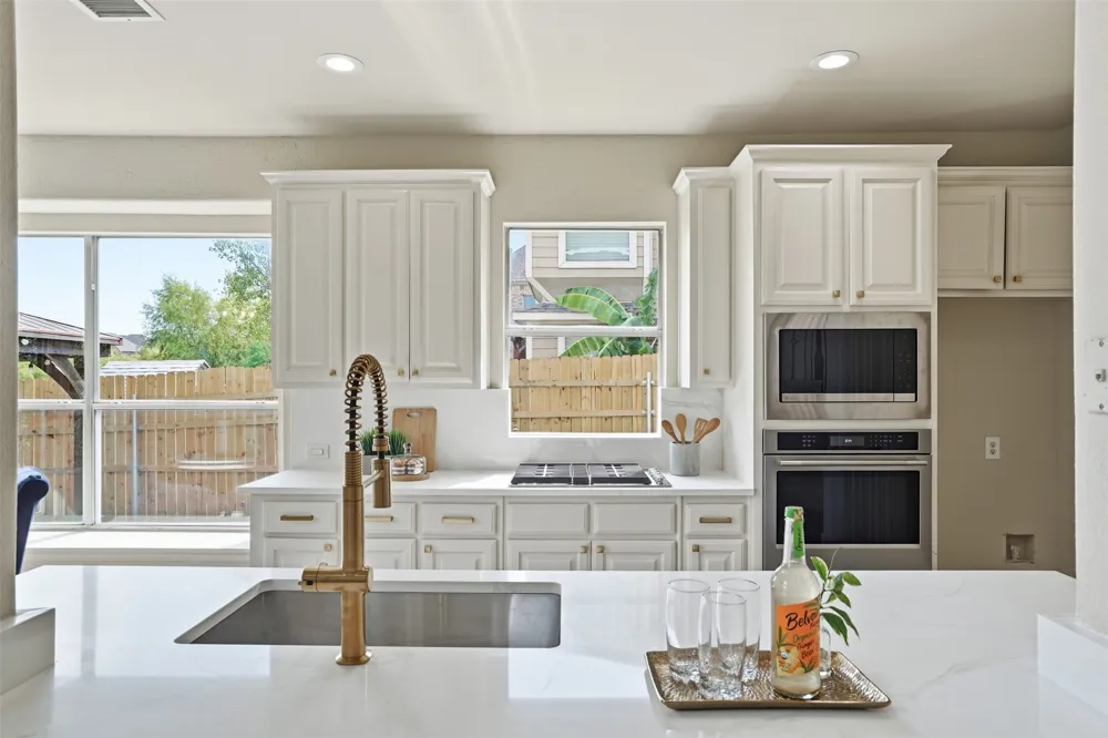 1315 Valley Vista Drive Irving, TX 75063
