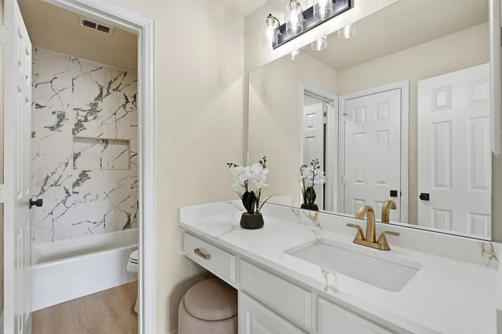 1315 Valley Vista Drive Irving, TX 75063