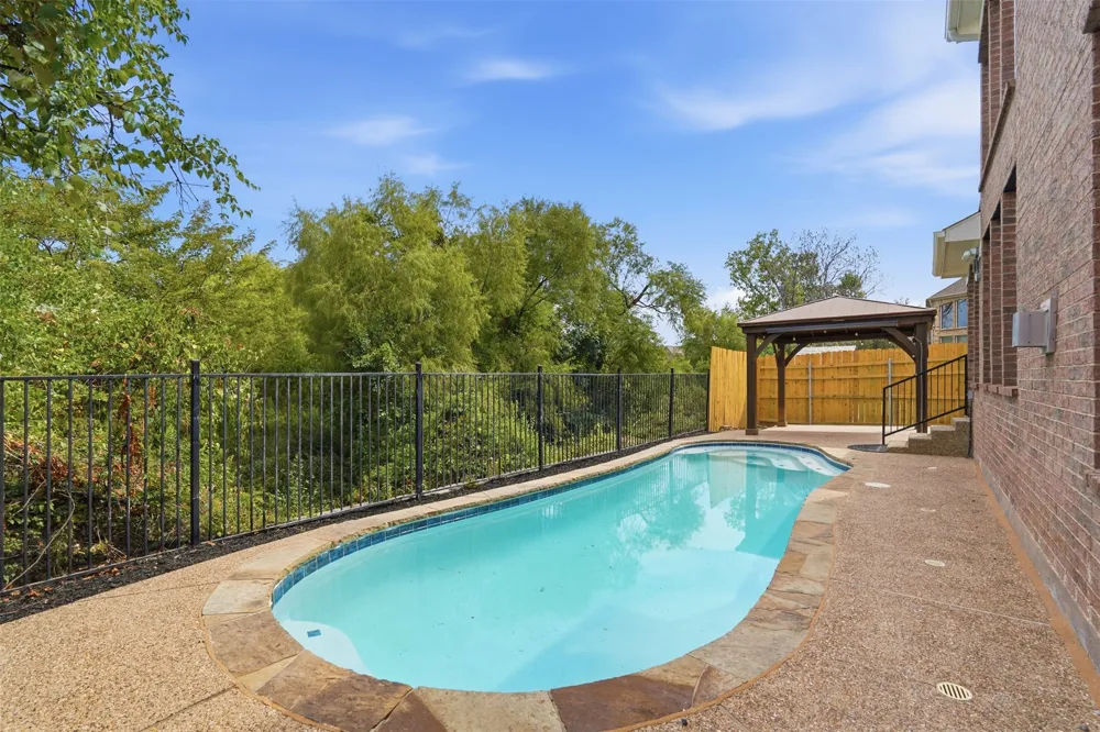 1315 Valley Vista Drive Irving, TX 75063