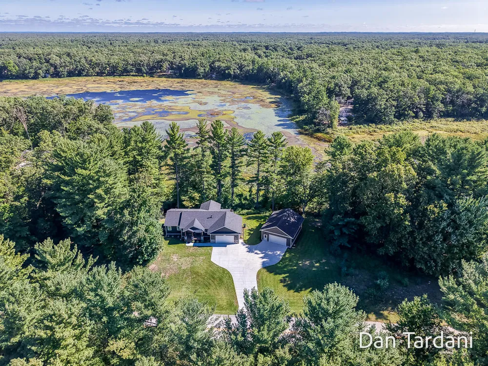 7260 Oakshore Drive Twin Lake, MI 49457