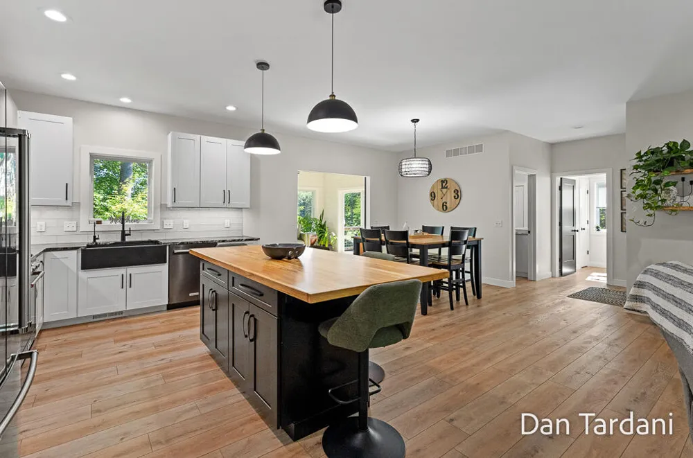 7260 Oakshore Drive Twin Lake, MI 49457