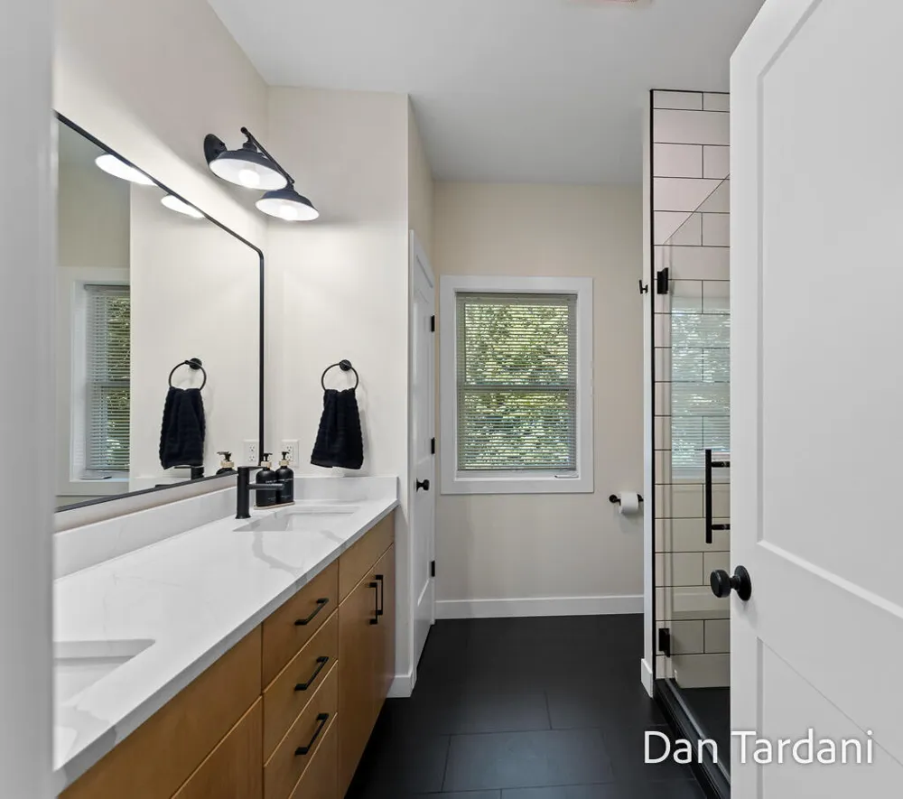 7260 Oakshore Drive Twin Lake, MI 49457
