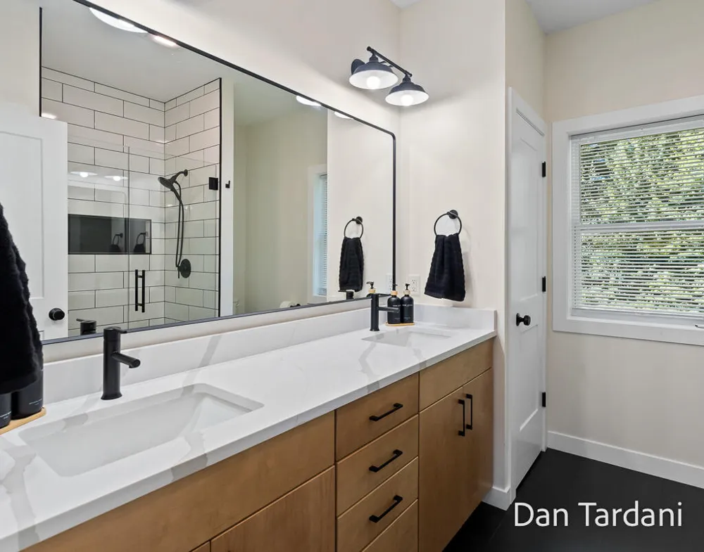7260 Oakshore Drive Twin Lake, MI 49457