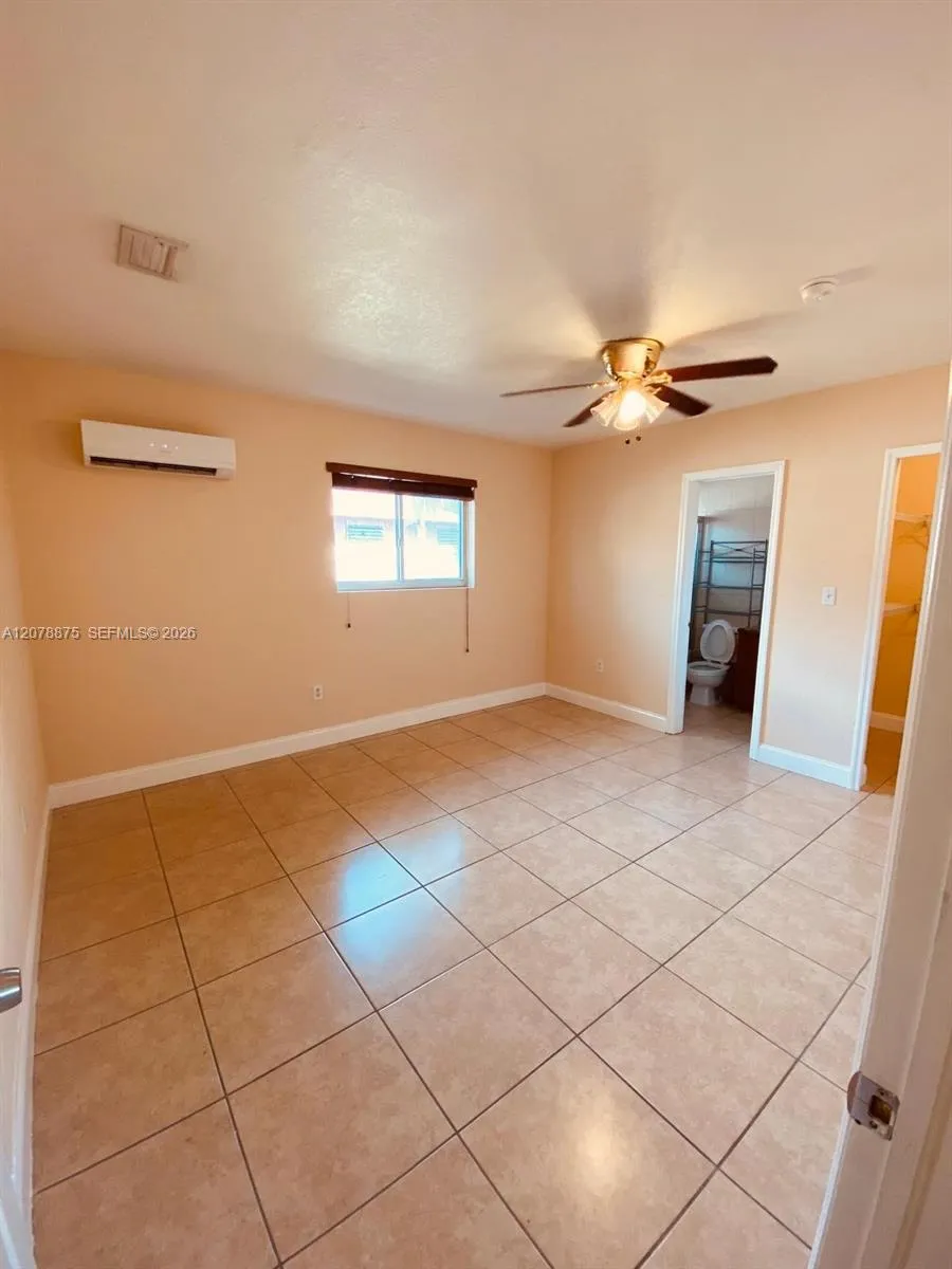 2272 NW 66th St Miami, FL 33147