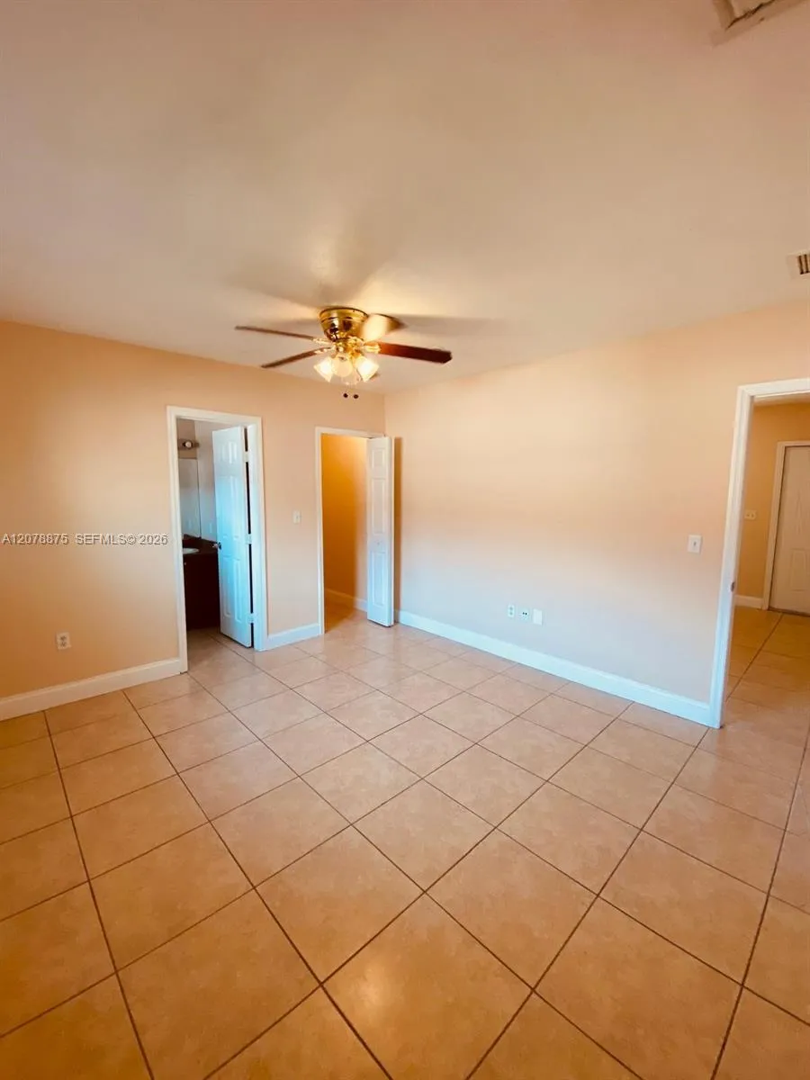 2272 NW 66th St Miami, FL 33147