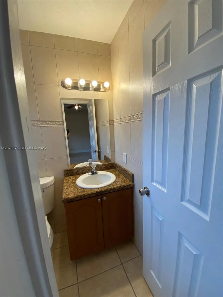 2272 NW 66th St Miami, FL 33147