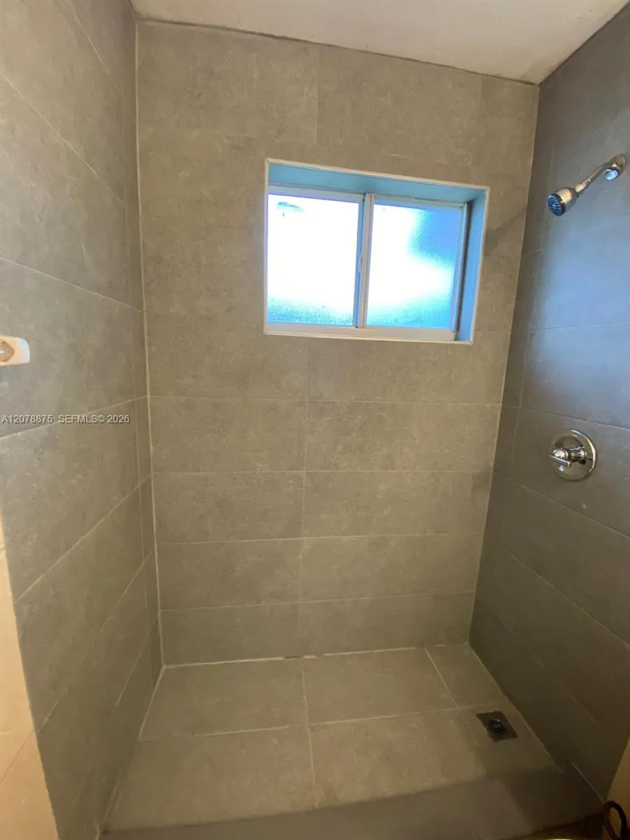 2272 NW 66th St Miami, FL 33147