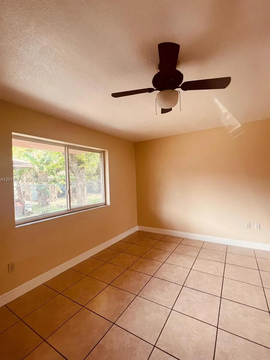 2272 NW 66th St Miami, FL 33147