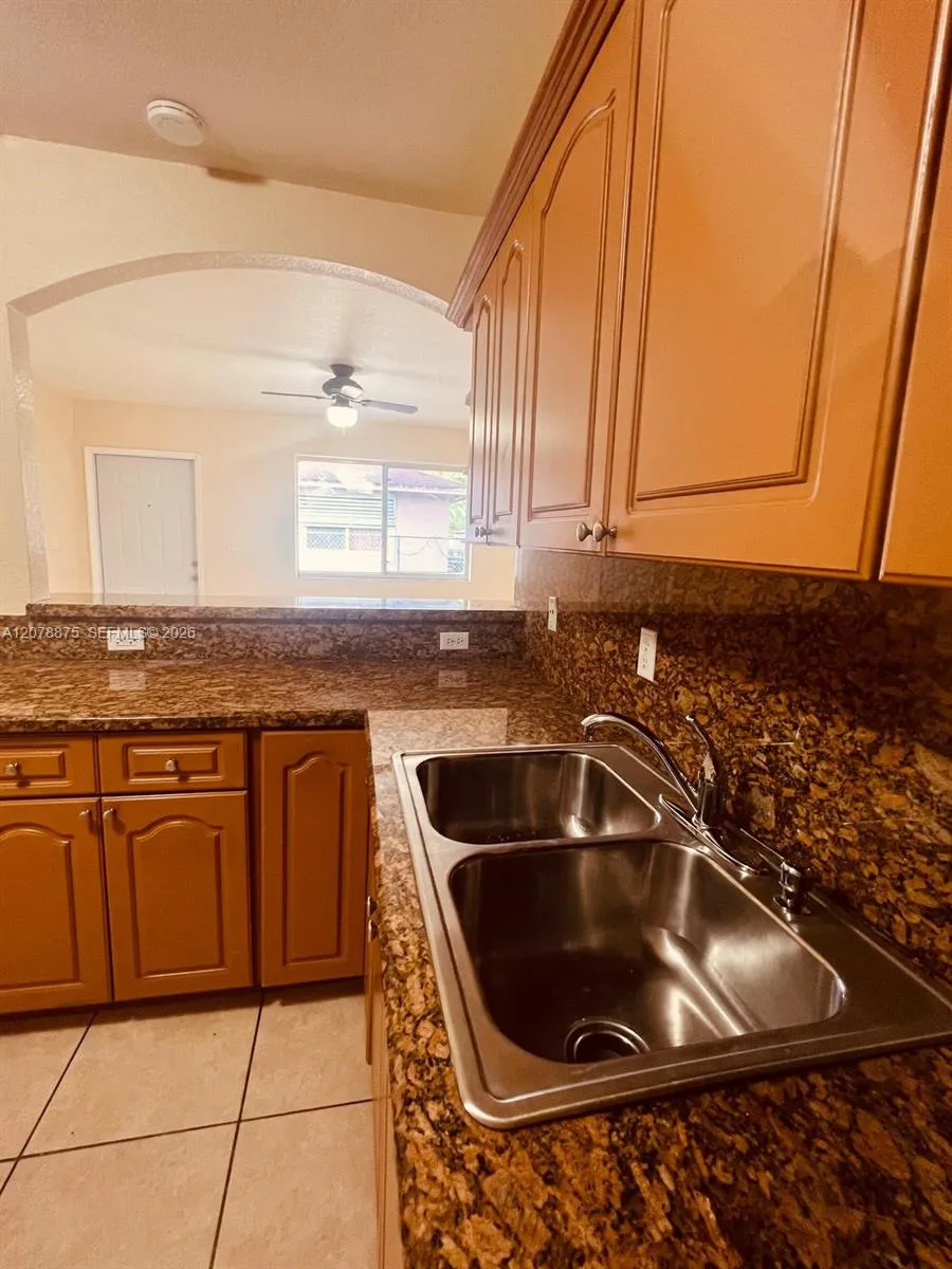 2272 NW 66th St Miami, FL 33147