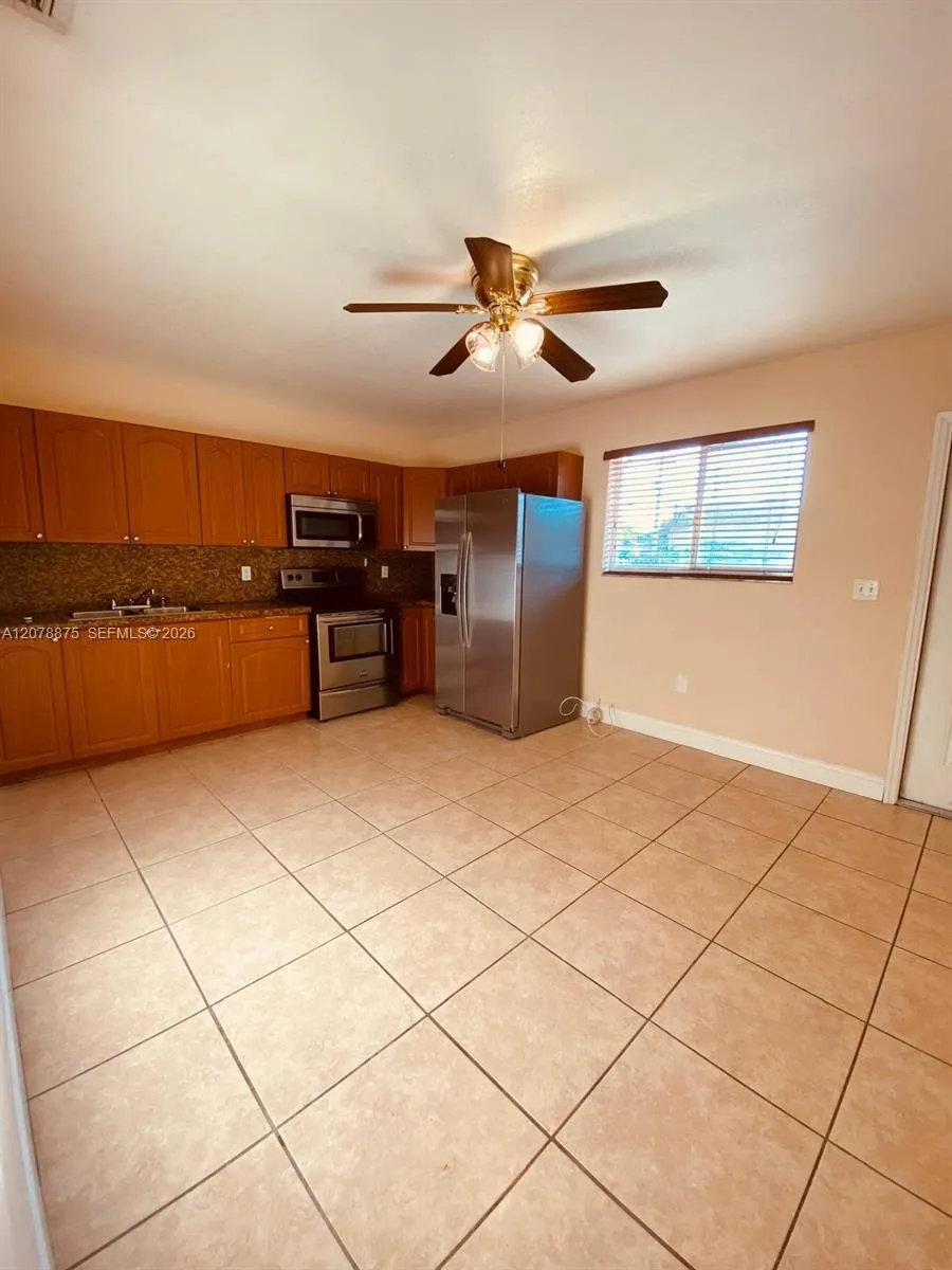 2272 NW 66th St Miami, FL 33147