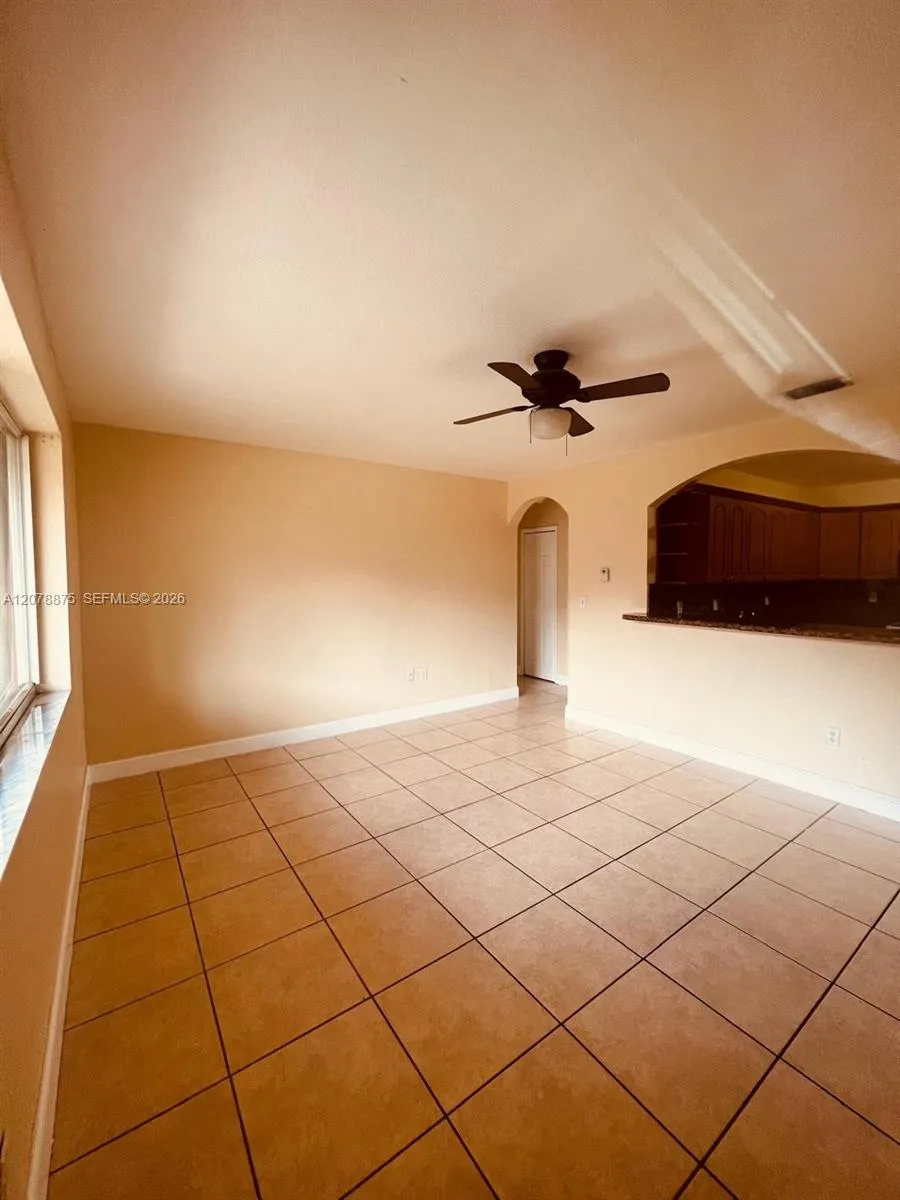 2272 NW 66th St Miami, FL 33147