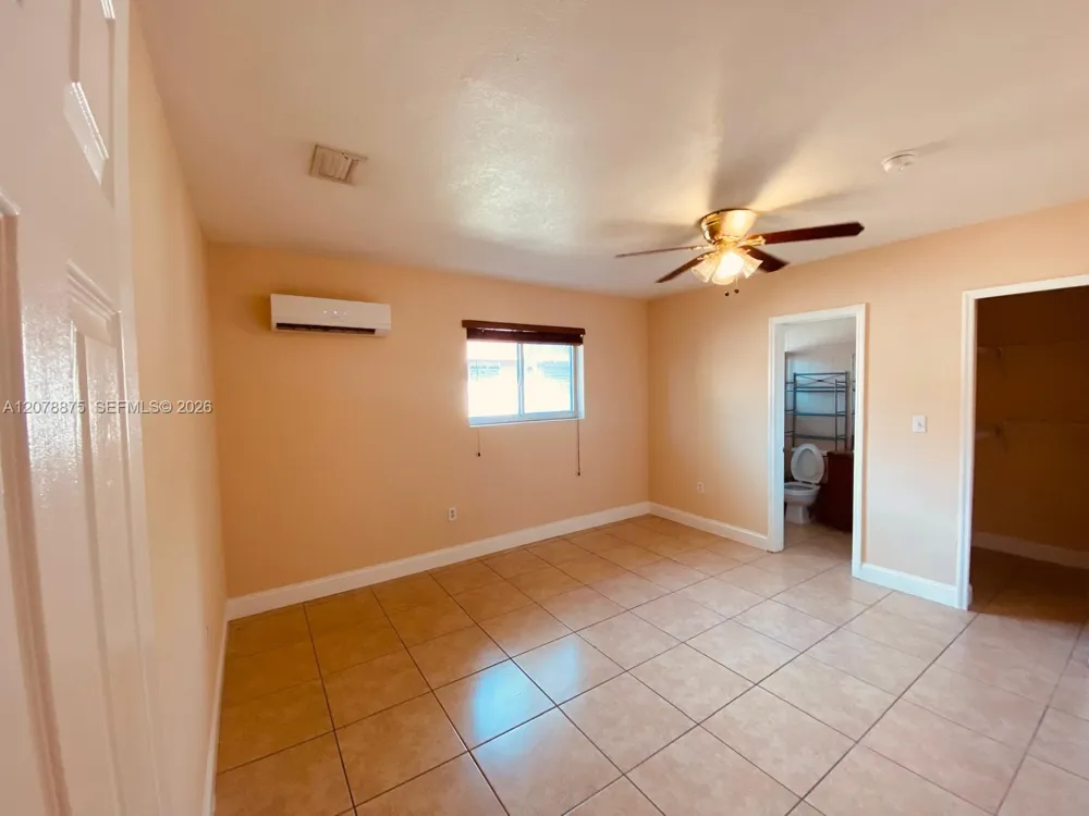 2272 NW 66th St Miami, FL 33147