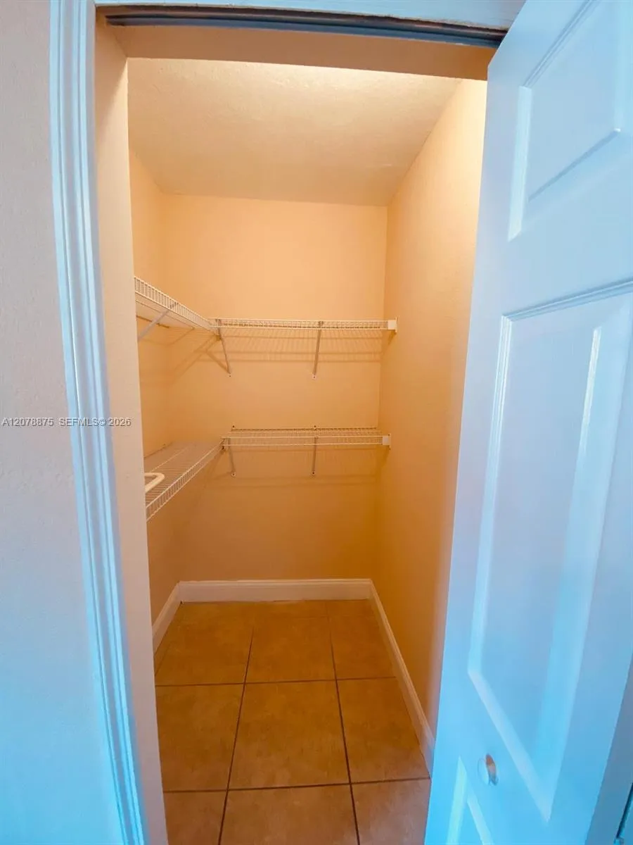 2272 NW 66th St Miami, FL 33147