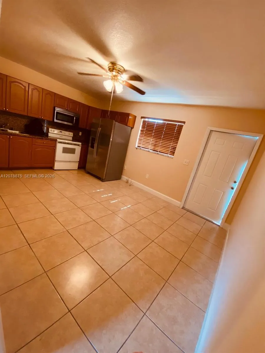 2272 NW 66th St Miami, FL 33147