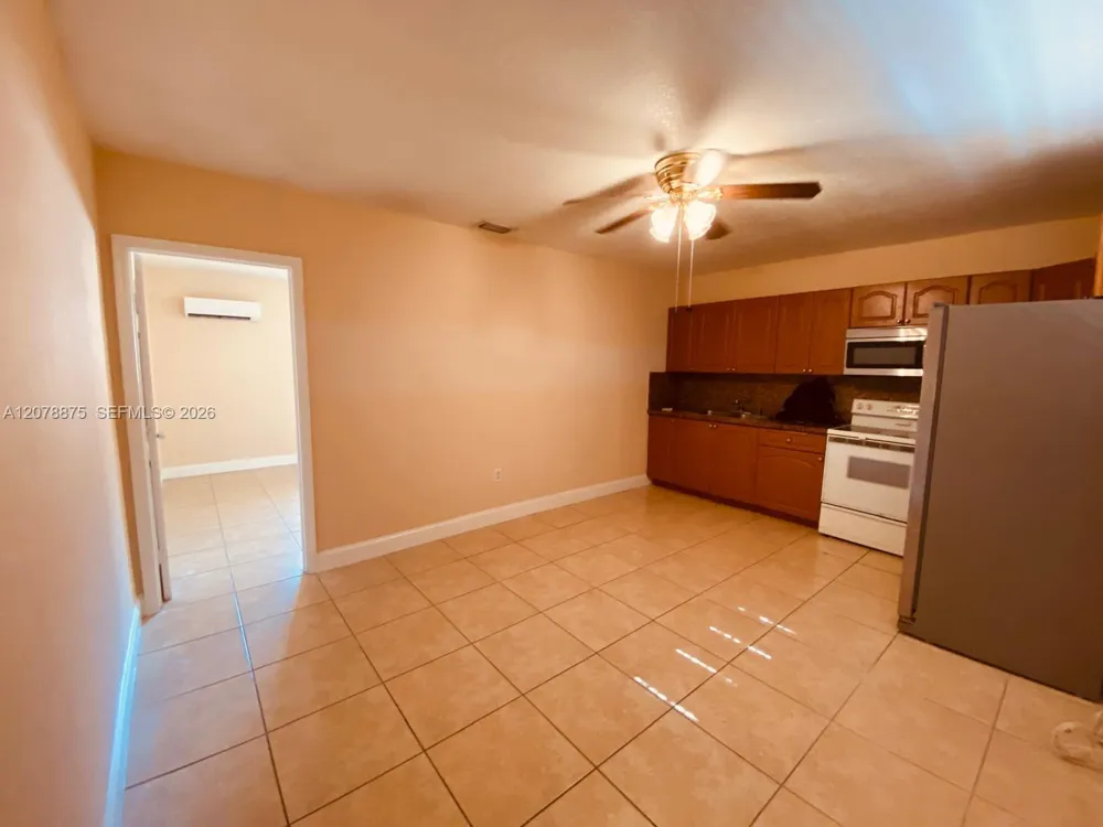 2272 NW 66th St Miami, FL 33147