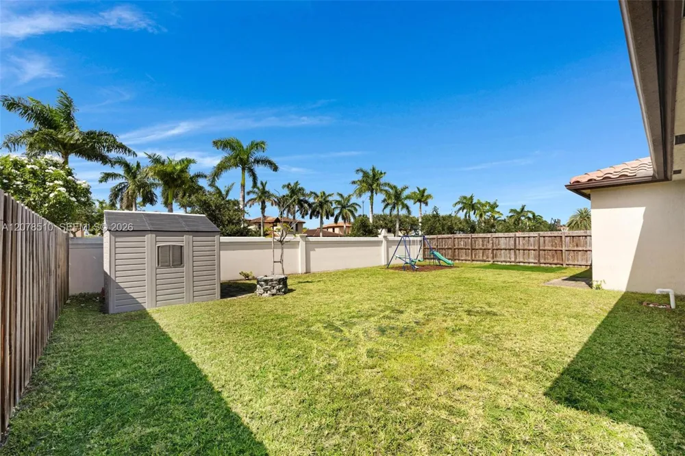 2475 SE 1st St Homestead, FL 33033