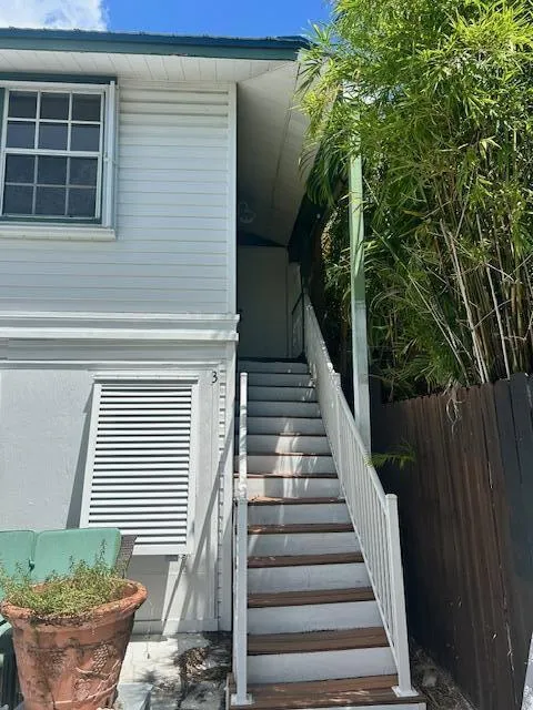 727 PENN STREET #3