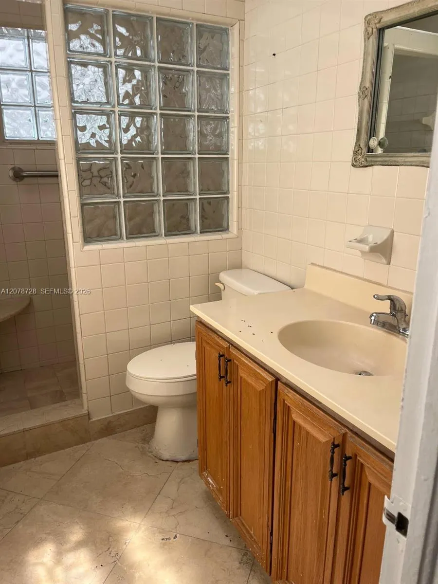 218 SE 3rd Ter #n/a Dania Beach, FL 33004