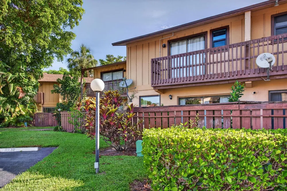 9942 Royal Palm Boulevard Coral Springs, FL 33065