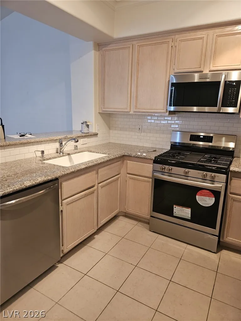 9901 Trailwood Drive #2013 Las Vegas, NV 89134