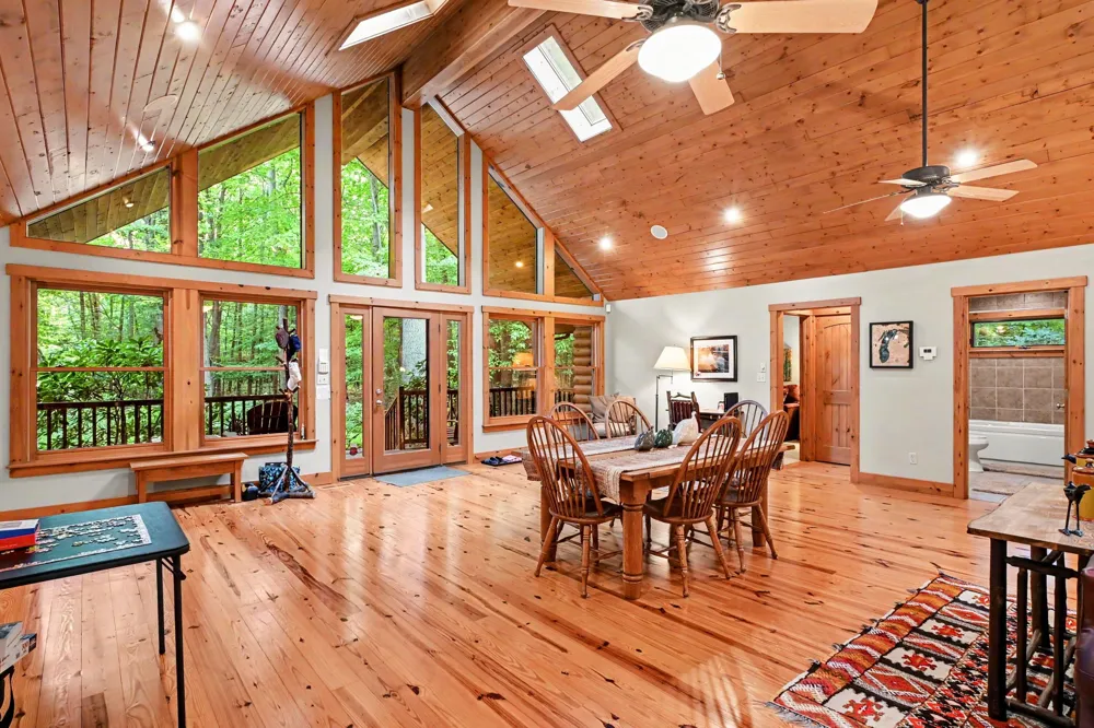 14300 Wildwood Lane Chikaming Township, MI 49125