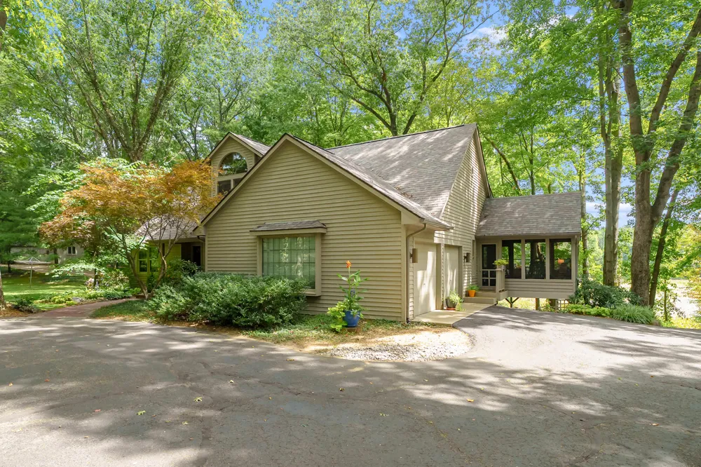 8575 S 2nd Street Texas Charter Township, MI 49071