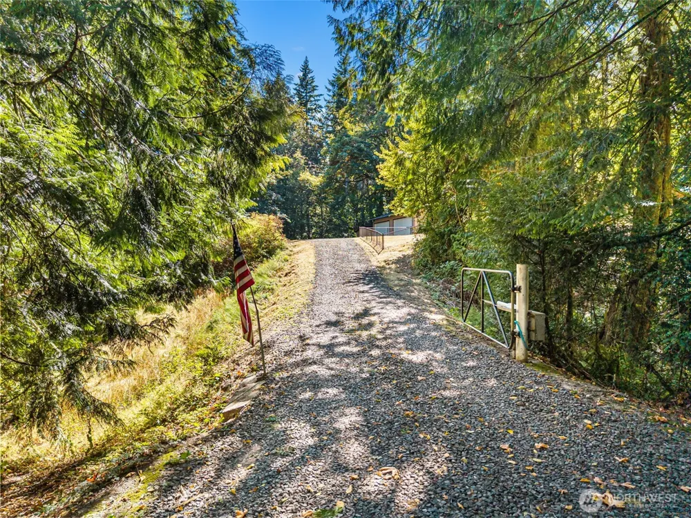 4562 SE Burley Olalla Road Olalla, WA 98359