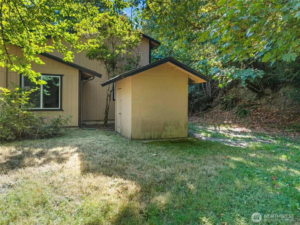 4562 SE Burley Olalla Road Olalla, WA 98359