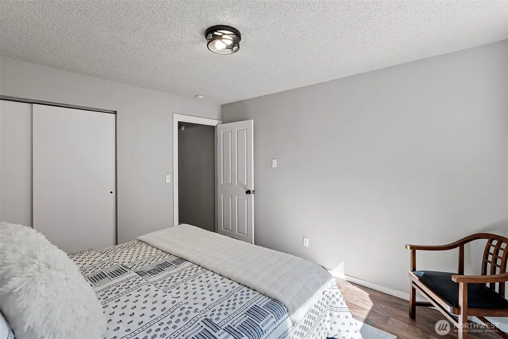 4562 SE Burley Olalla Road Olalla, WA 98359