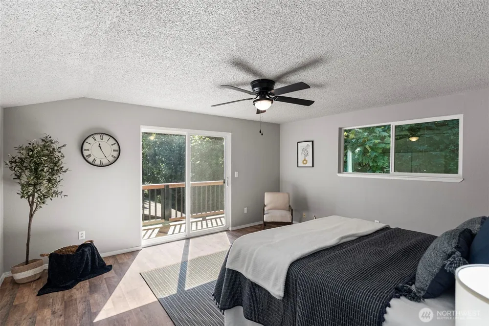 4562 SE Burley Olalla Road Olalla, WA 98359