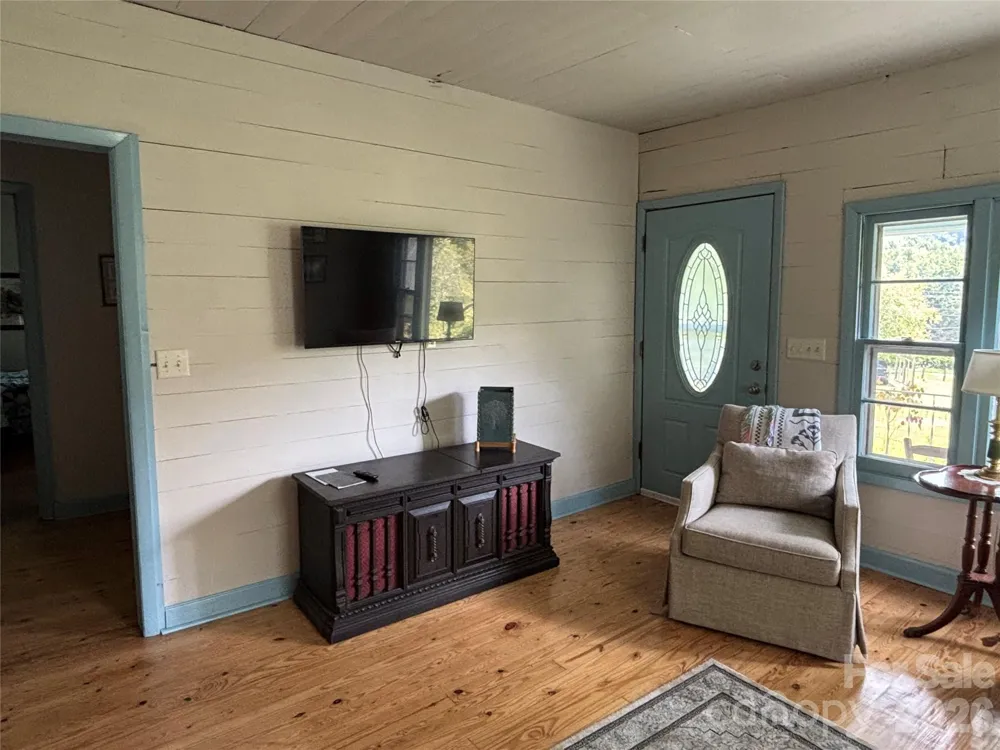 54 Jaimes Lane Bakersville, NC 28705