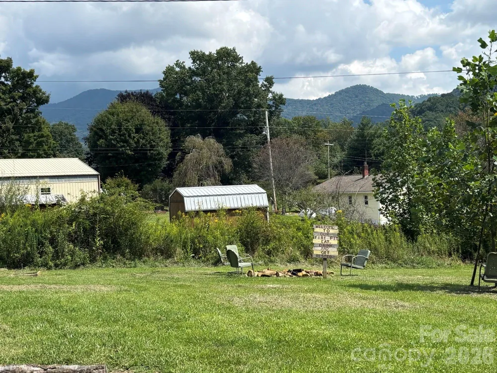 54 Jaimes Lane Bakersville, NC 28705