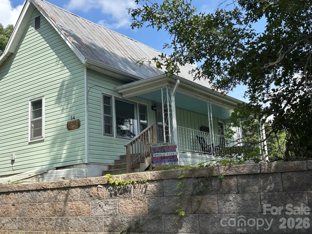 54 Jaimes Lane Bakersville, NC 28705