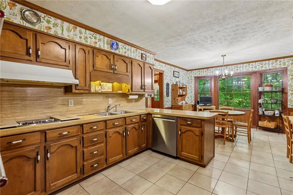 6051 Millstone Run Stone Mountain, GA 30087