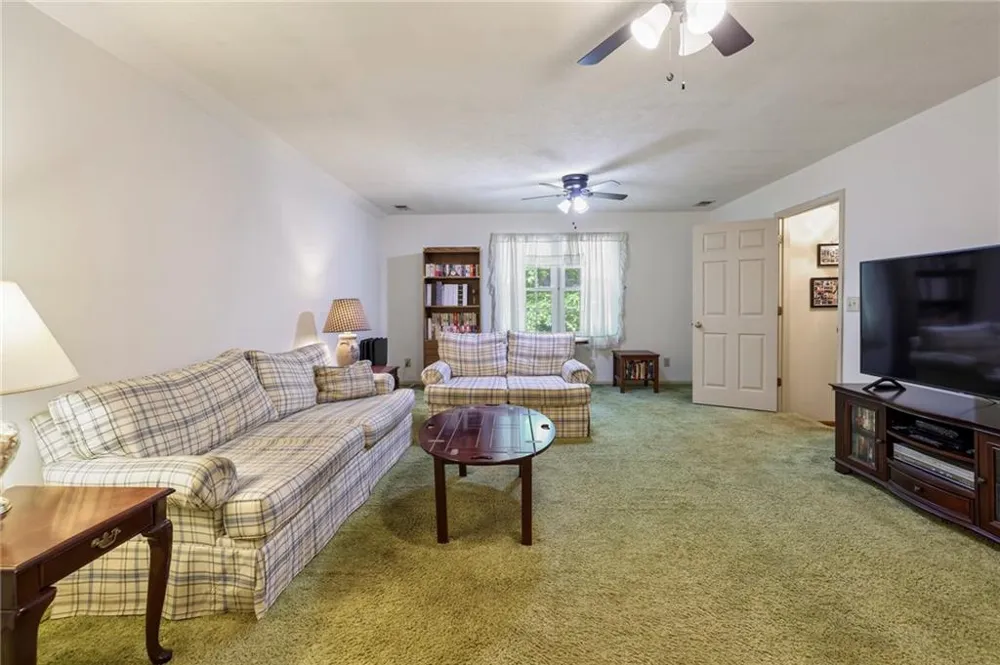 6051 Millstone Run Stone Mountain, GA 30087