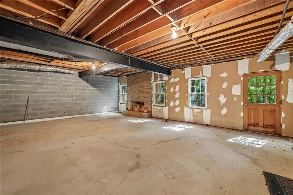 6051 Millstone Run Stone Mountain, GA 30087
