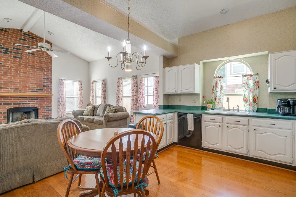 2049 Wedgewood Drive Grapevine, TX 76051