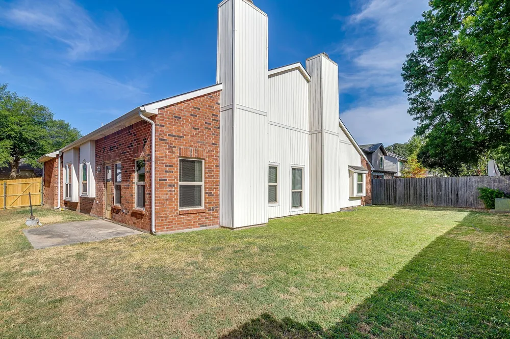 2049 Wedgewood Drive Grapevine, TX 76051