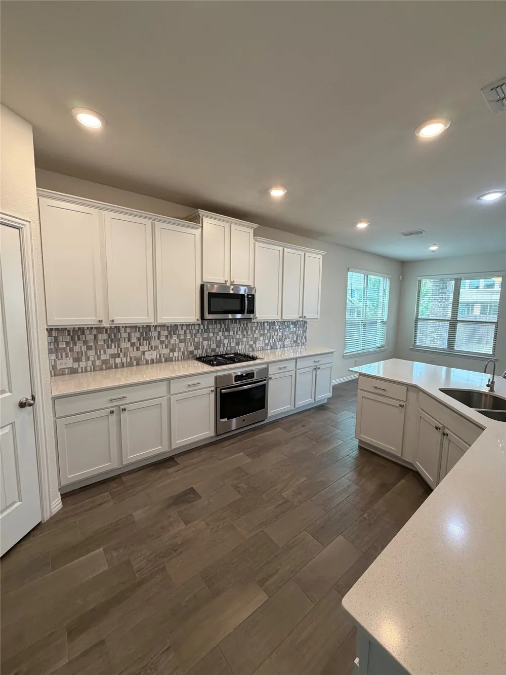 1421 Prairie Lake Court Lewisville, TX 75010