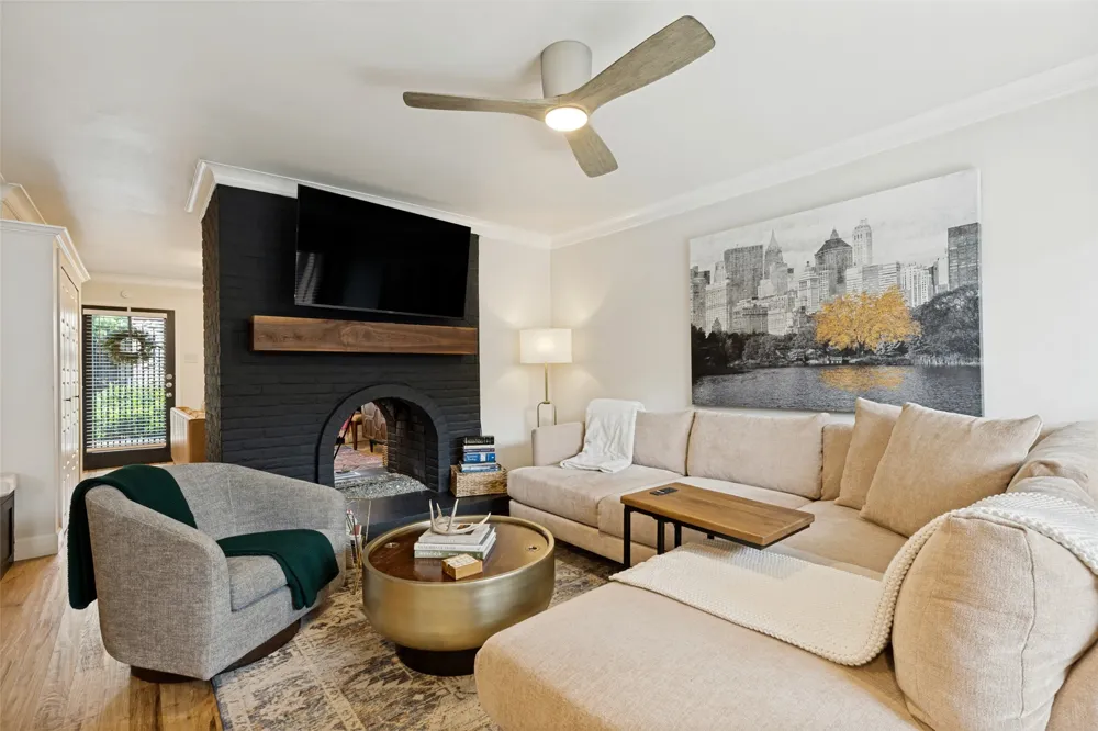 5938 Sandhurst Lane #104 Dallas, TX 75206