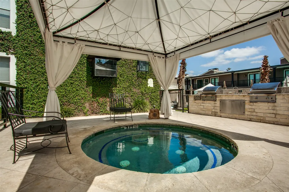 5938 Sandhurst Lane #104 Dallas, TX 75206