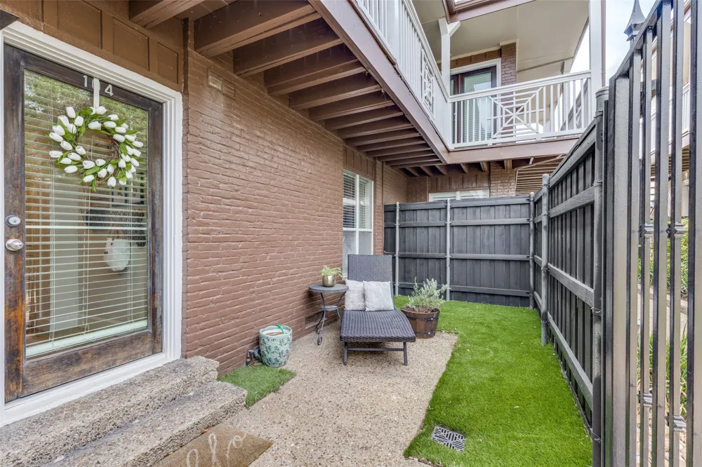 5938 Sandhurst Lane #104 Dallas, TX 75206