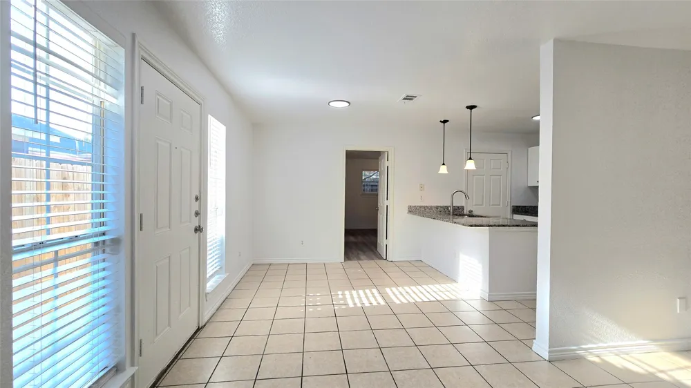 5017 Chapman Street #5017 Fort Worth, TX 76105