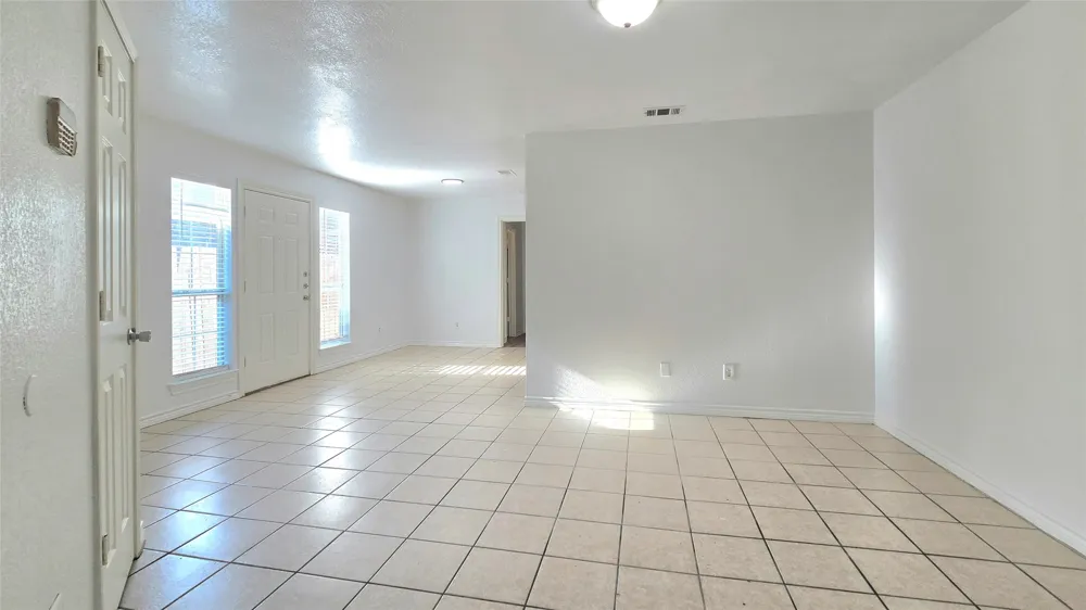 5017 Chapman Street #5017 Fort Worth, TX 76105