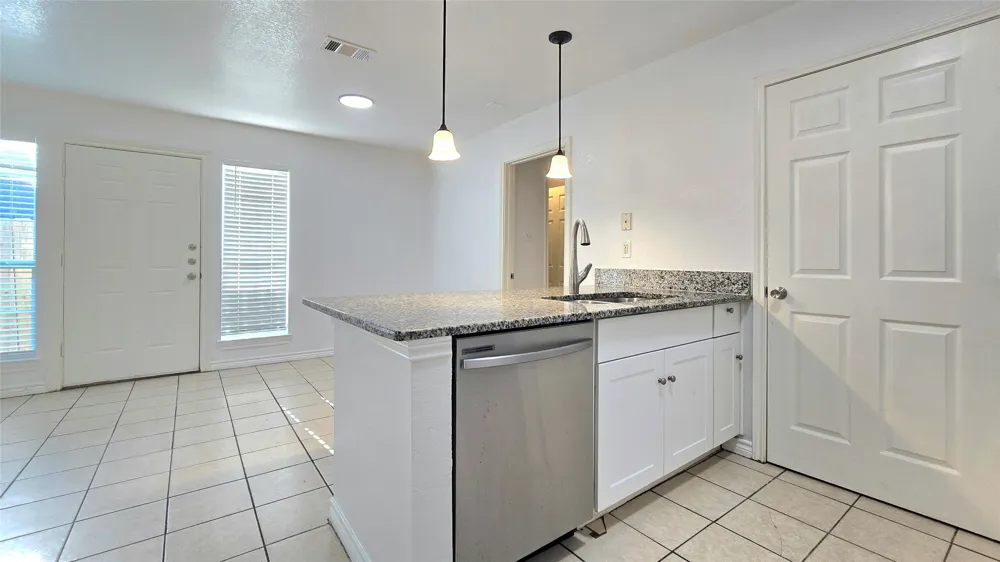 5017 Chapman Street #5017 Fort Worth, TX 76105